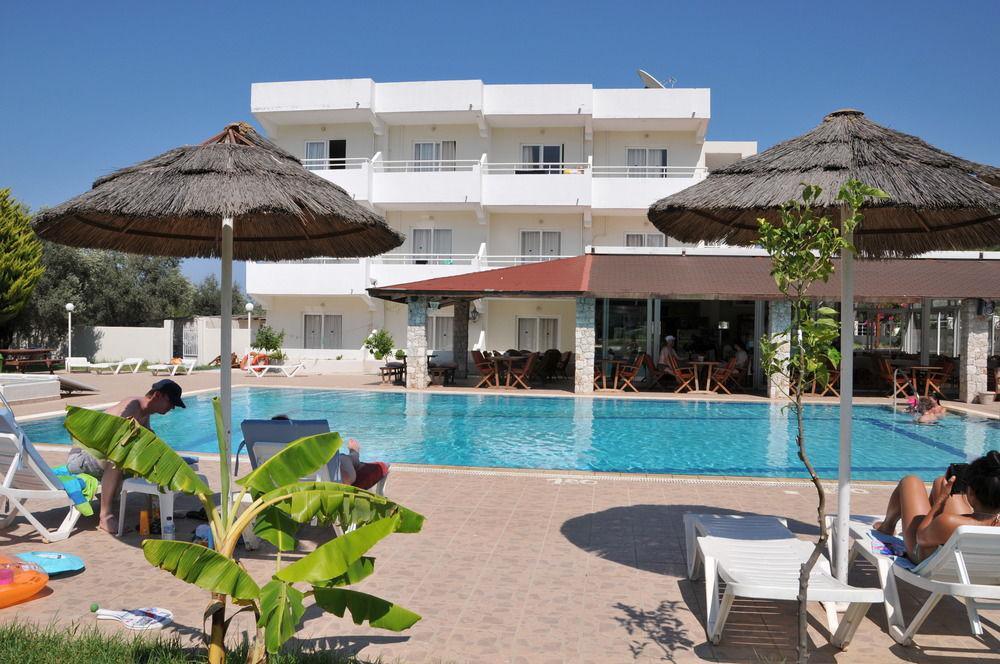 Aparthotel Evita 3*
